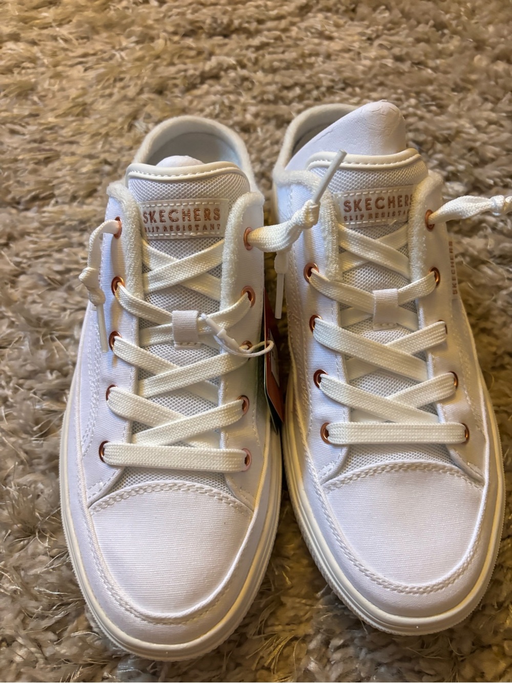 New in Box Skechers White Canvas Mulr Sneakers